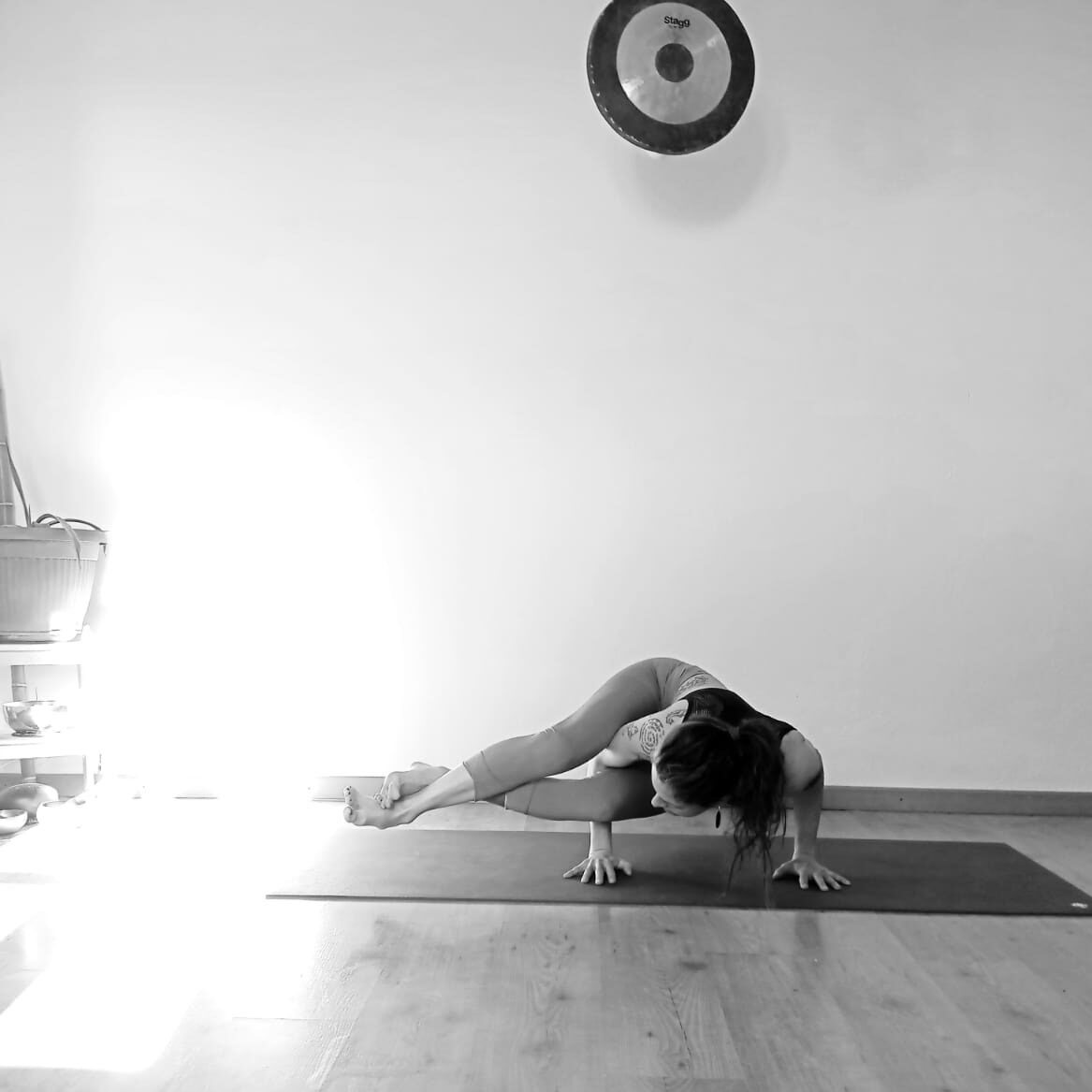 astavakrasana